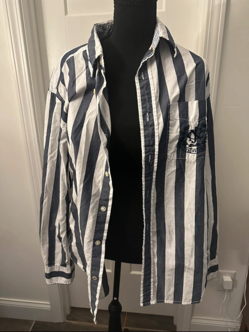 Vintage Nautica Navy and White Vertical Stripe Casual Button-Down Shirt